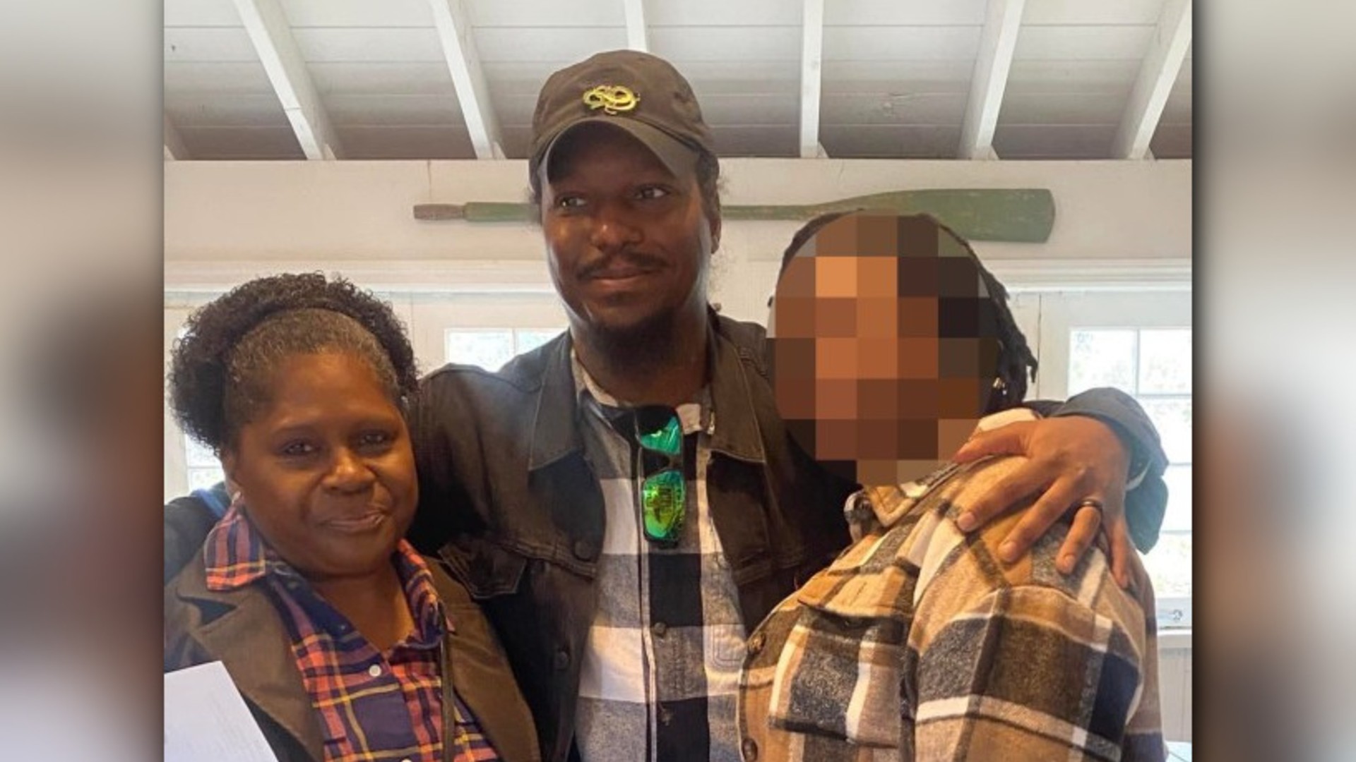 Kegan Thomas, middle, pictured with his mother, Clemer Ponce, left (Courtesy NYDN)